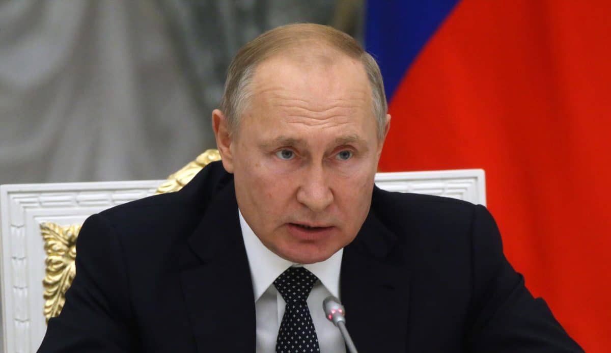 Putin told to worry about US as Kremlin refuses to rule out nuclear weapons