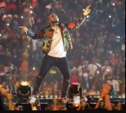 Davido responds after social media users claim his London concert wasn't sold out