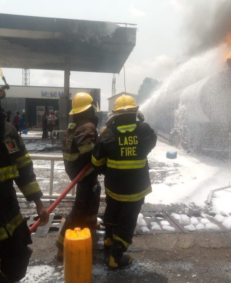 Lagos fuel tanker explodes, destroys vehicles