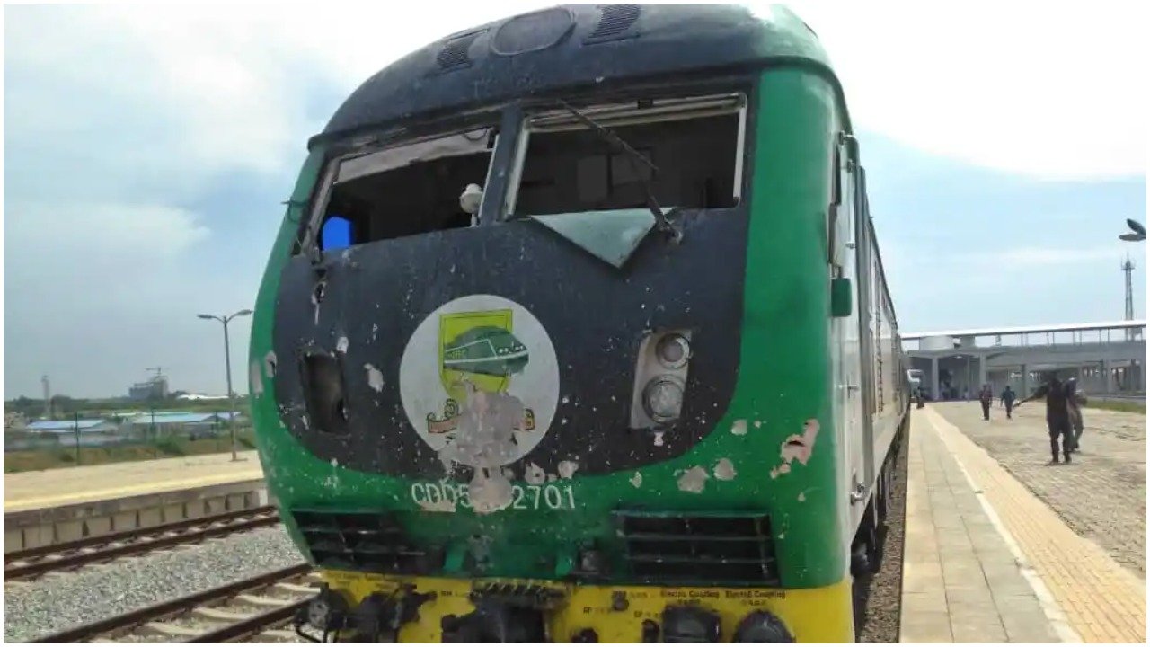 Kaduna-Abuja train: Govt colluding with bandits – Nigerians raise concerns