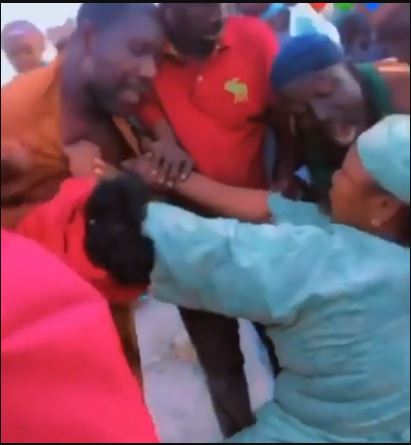 Nigerian lady disrupts her husband's wedding ceremony to his second wife (video)