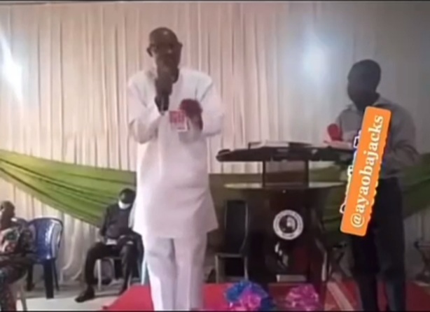 Video Of Ogun Church Preacher Who Slumped While Preaching