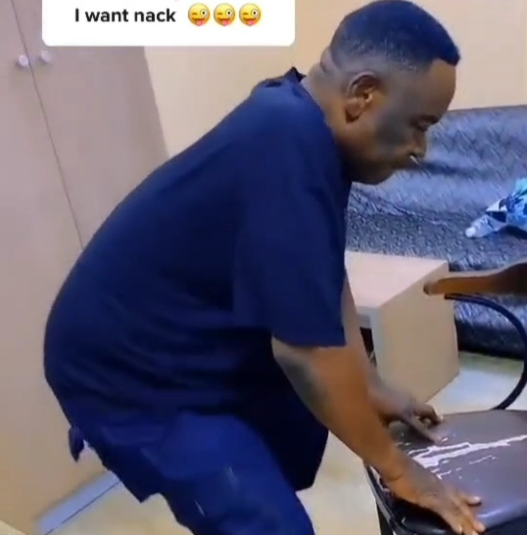 "I wan knack" Mr Ibu simulates sensual dance from his hospital ward (video)