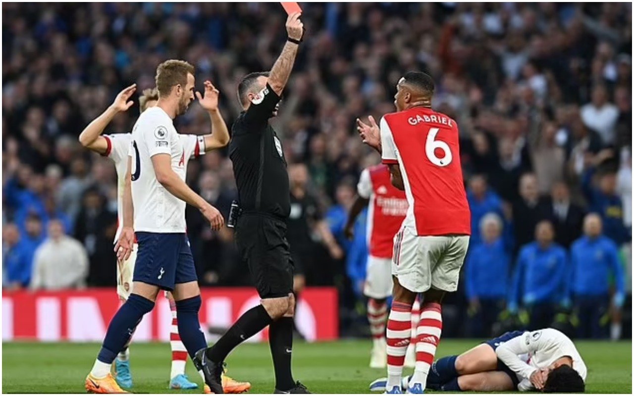 Ex-EPL referee, Mark Clattenburg delivers verdict on penalty, red card during Arsenal, Tottenham clash