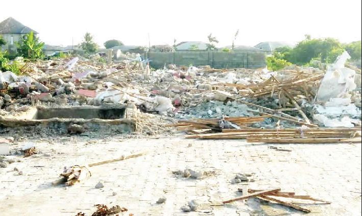 Three die as Lagos ministry, police, hoodlums demolish 200 buildings