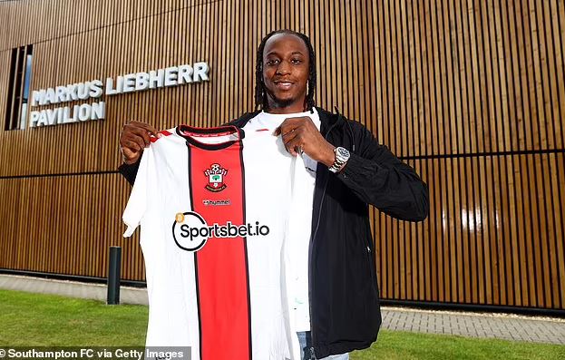 Super Eagles midfielder Joe Aribo joins Southampton from Rangers in a deal which could rise to £10m