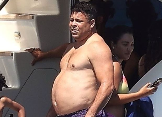 Brazil legend Ronaldo vacations with his girlfriend in Ibiza