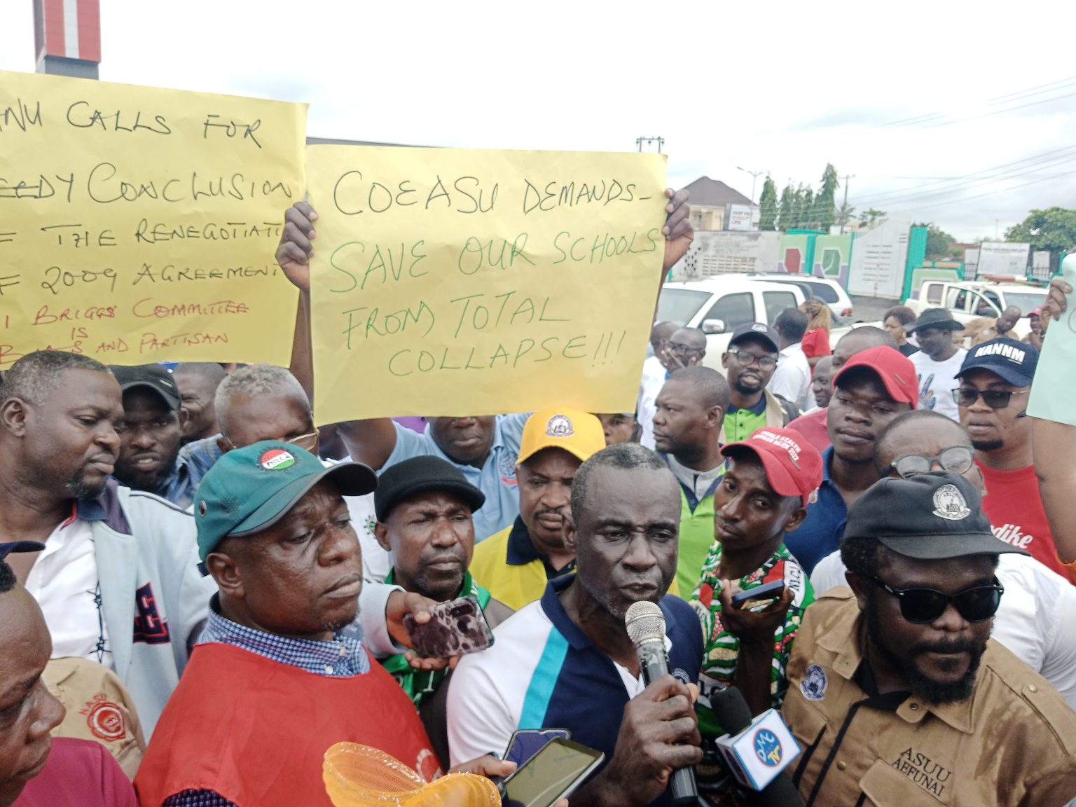 ASUU strike: Ebonyi NLC accuses Buhari, Umahi of betrayal