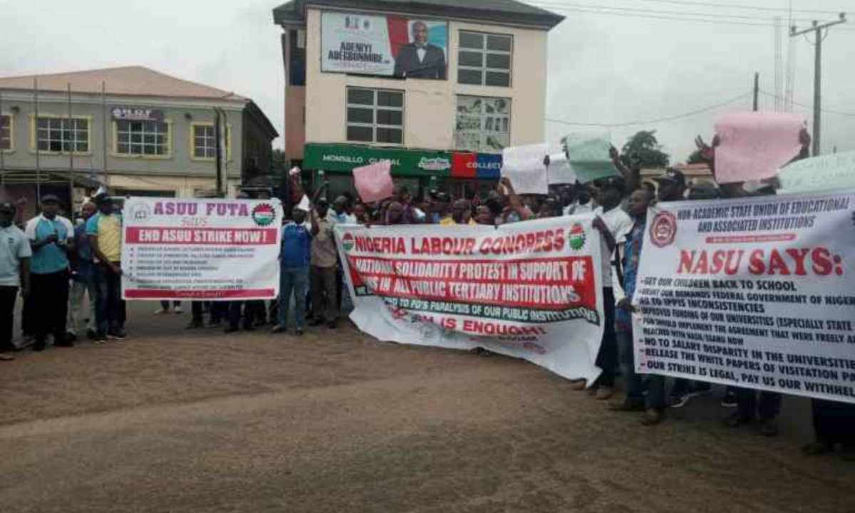 Ondo: Workers protest ASUU strike, tell FG to accede to lecturers’ demand