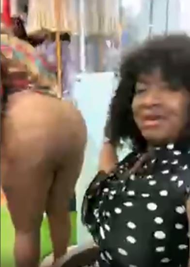 Nigerian porn star, Afrocandy shares a video of a woman twerking for her