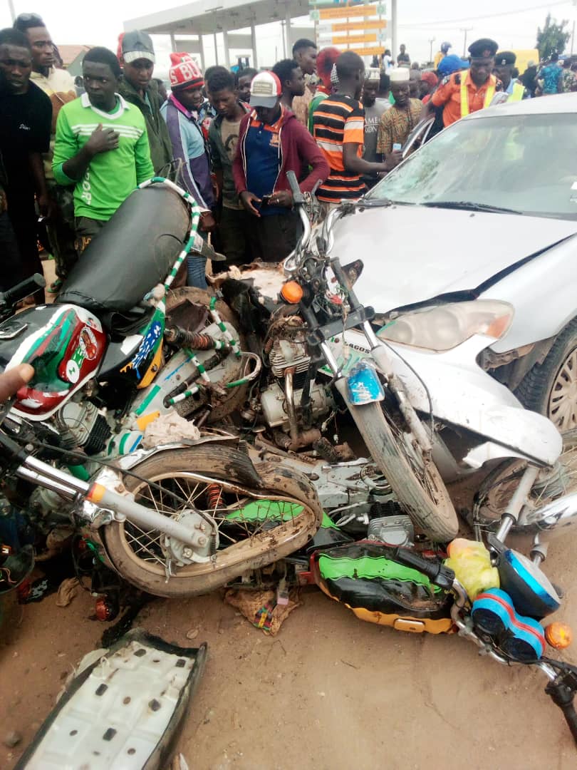 Ogun: Speeding driver crushes okada riders waiting to pick passengers