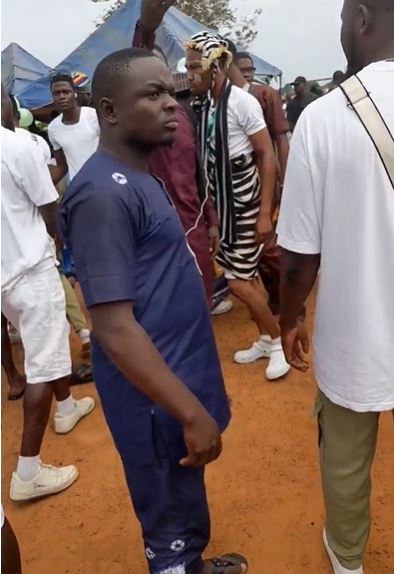 Corps members protest after an NYSC official allegedly slapped one of them in Benue state (video)