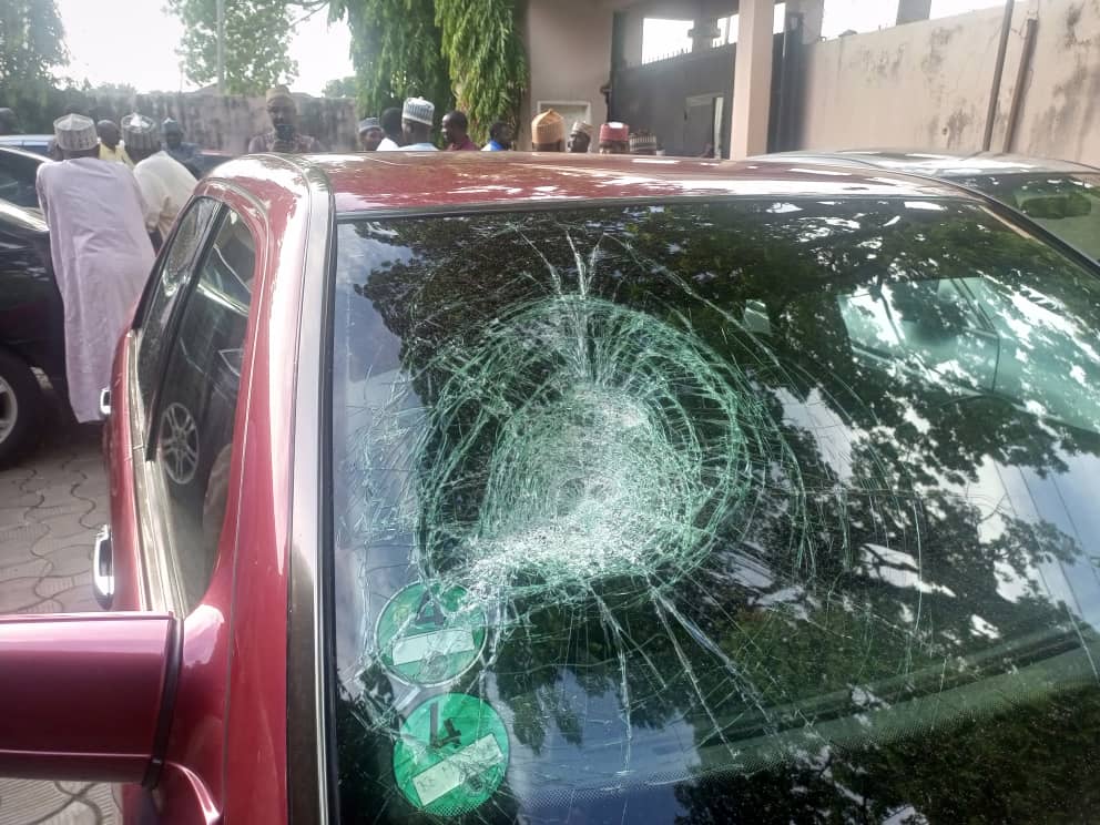 Hoodlums attack lawmakers, injure 6, destroy cars in Bauchi