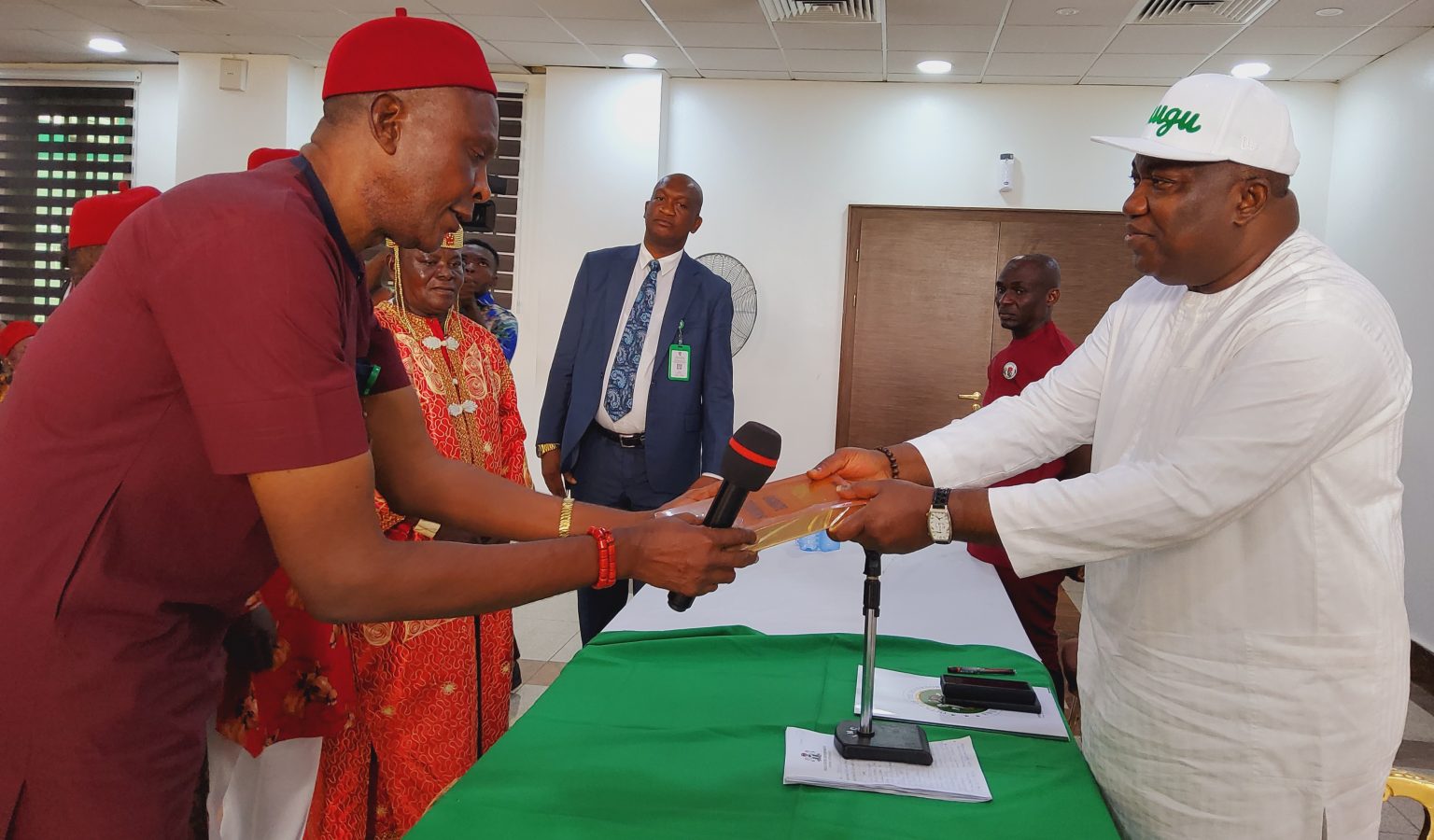 2023: Enugu traders endorse Gov. Ugwuanyi, Mbah, PDP