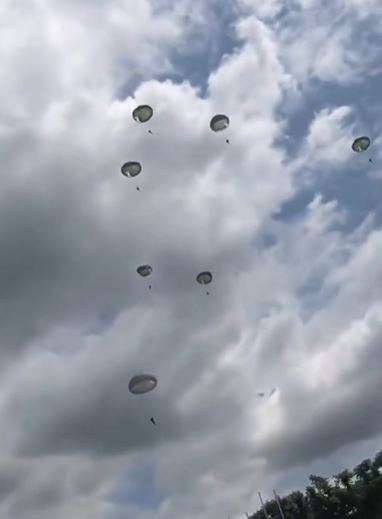 Nigerian military paratroopers seen carrying out a training in Abuja (video)