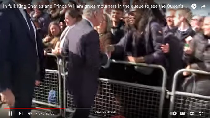 Video of Charles III ignore a Black man waiting to shake his hand