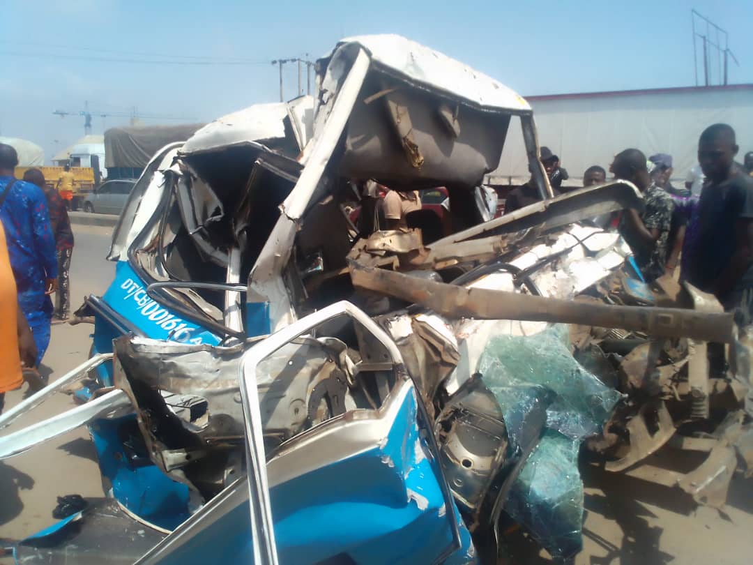 Four hawkers reportedly crushed as truck’s brake fails in Onitsha