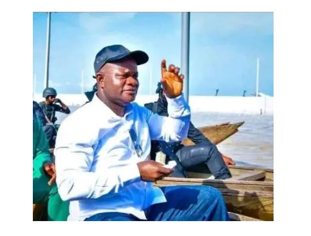 Governor Yahaya Bello rides canoe to visit flooded Kogi communities (photos)