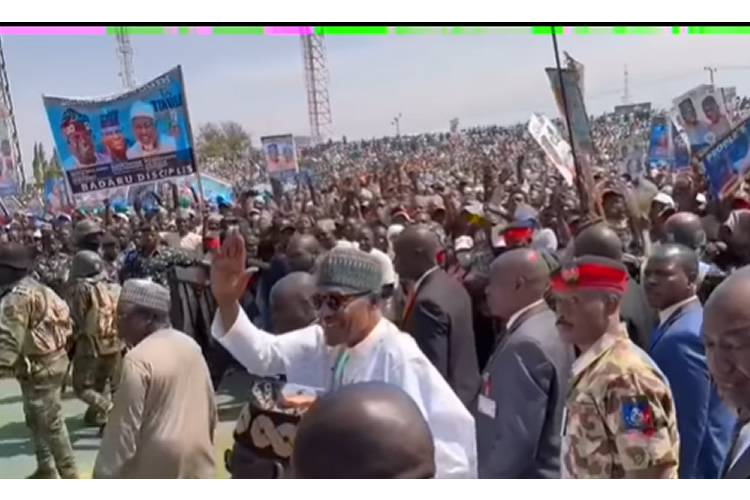 Power outage disrupts APC rally, stops Buhari, Tinubu’s speeches