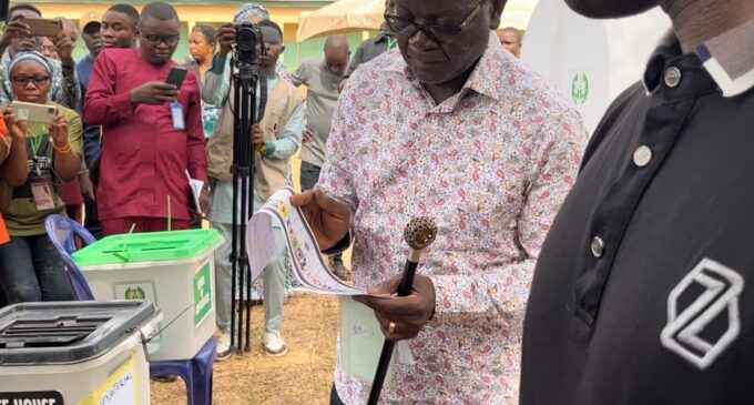 #NigeriaElections2023: Samuel Ortom votes in Benue